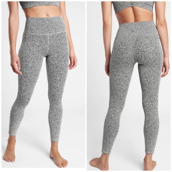Athleta Stash Pocket II Textured Tight white Black Pebble size Medium B65 - Picture 1 of 10